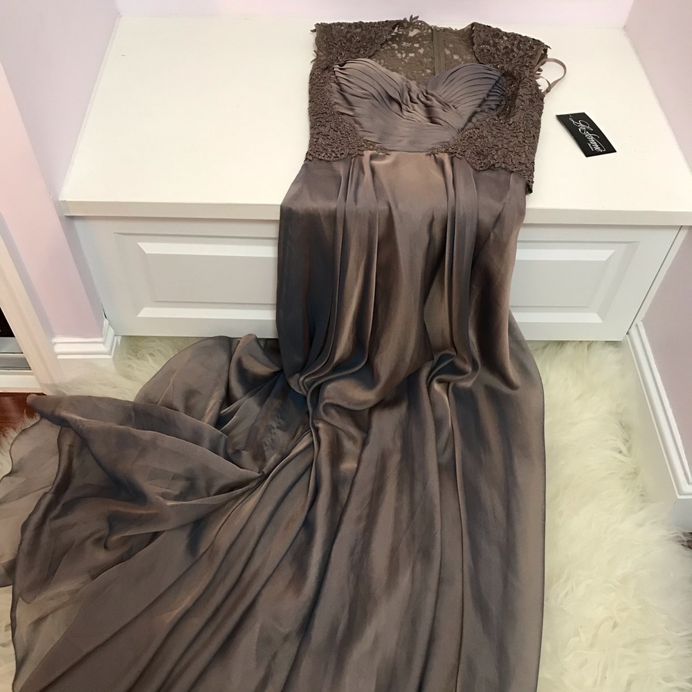 LA FEMME Ruched Chiffon Gown In Cocoa - Picture 3 of 8